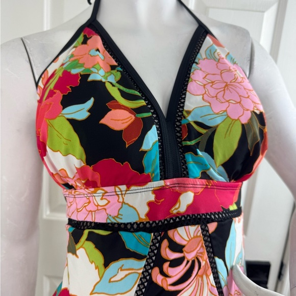 Time And Tru Halter Woman’s Swimsuit One Piece Tropical Print Size 16W - Picture 6 of 13